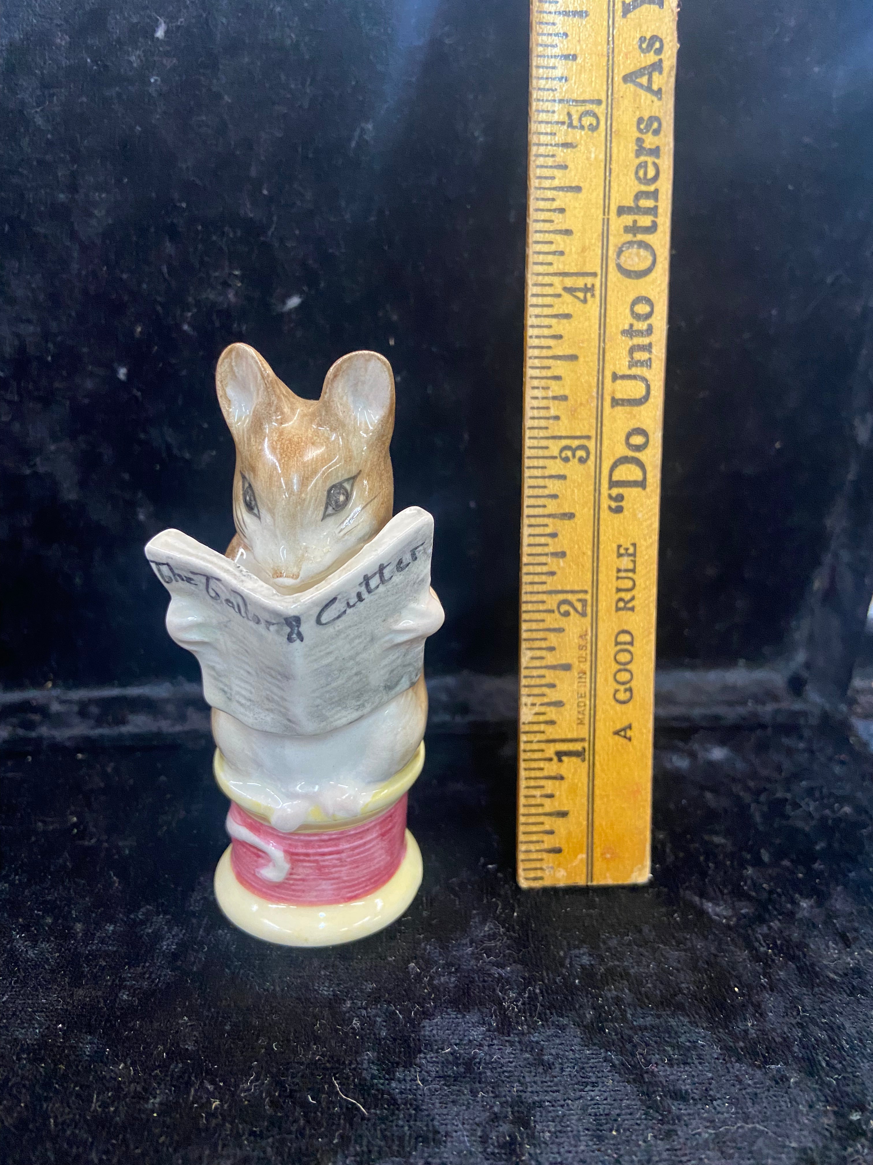Vintage Beatrix Potter "The Tailor of Gloucester" figurine