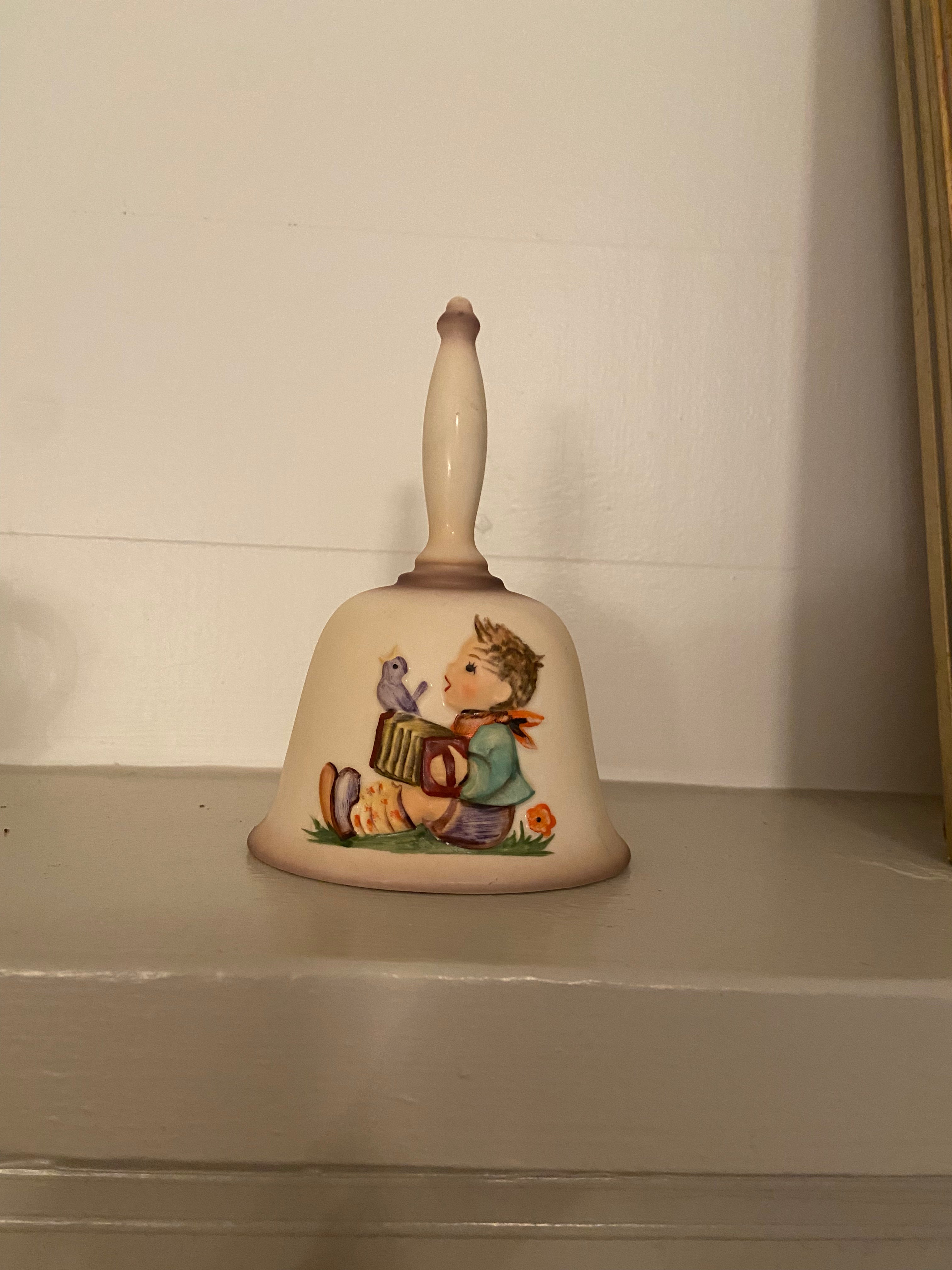 VIntage 1978 M.I. Hummel First Edition Annual Bell Goebel West Germany