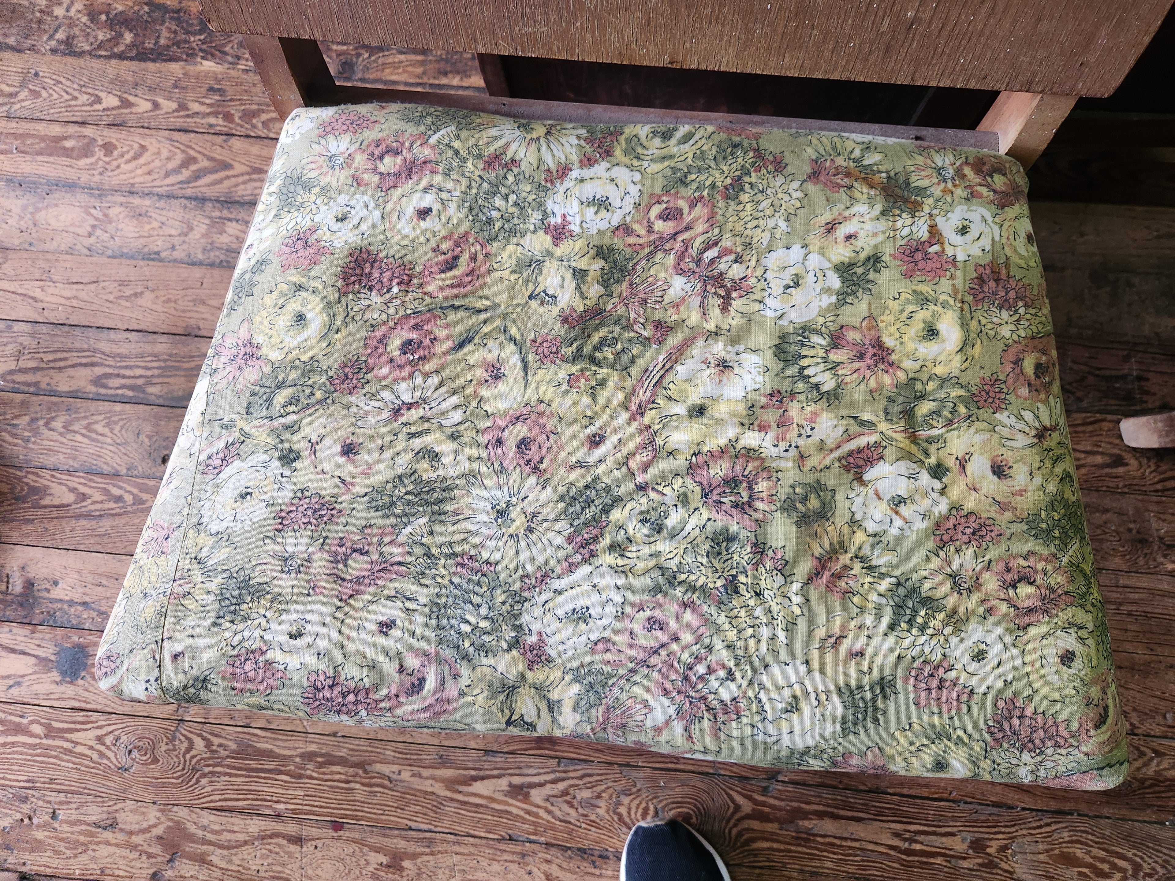 Vintage Wood Vanity Bench