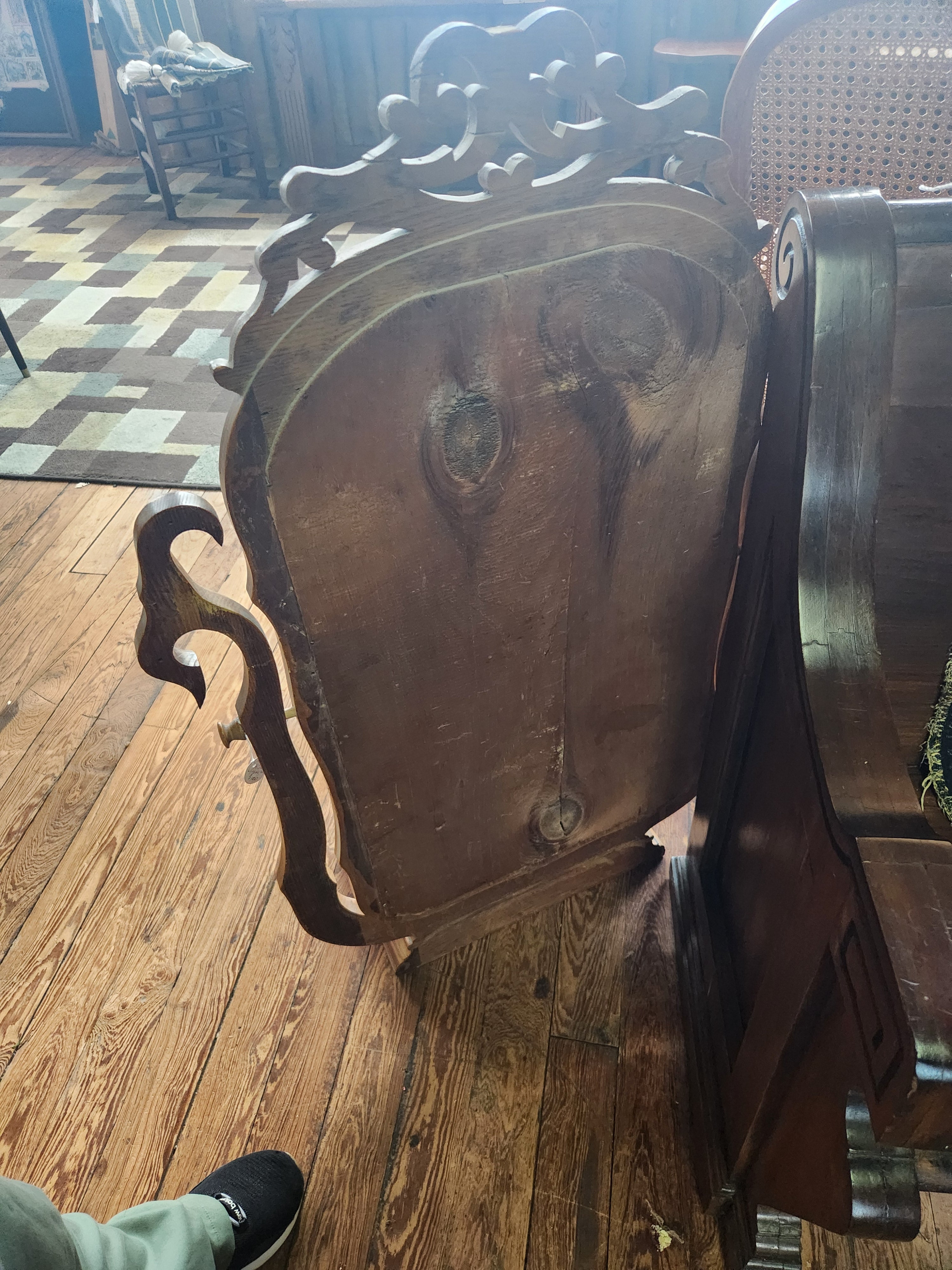 Victorian-style Swivel Dresser Mirror with Built-in Glove Box Base