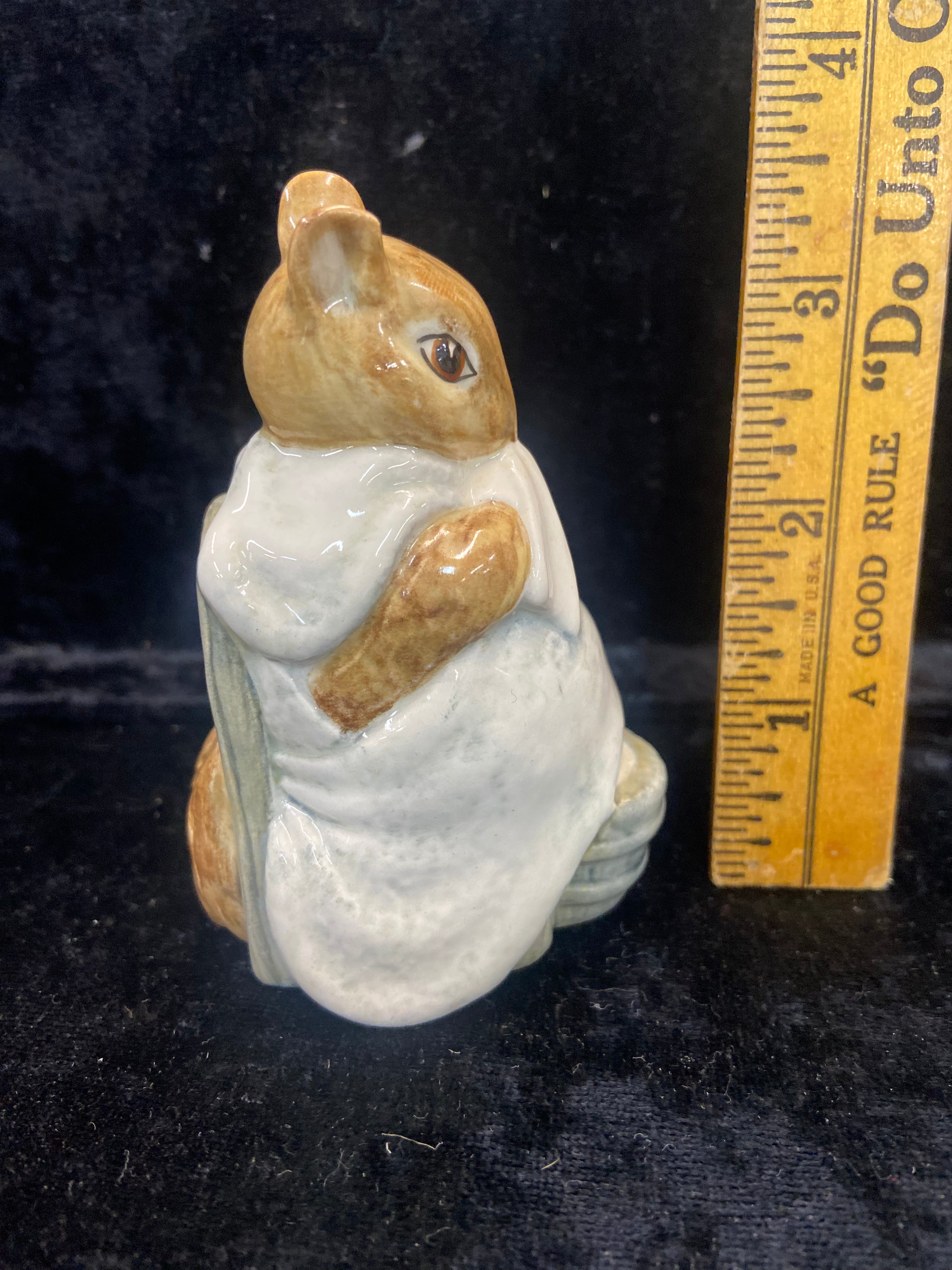 Vintage Beswick Beatrix Potter Figurine "Chippy Hackee"