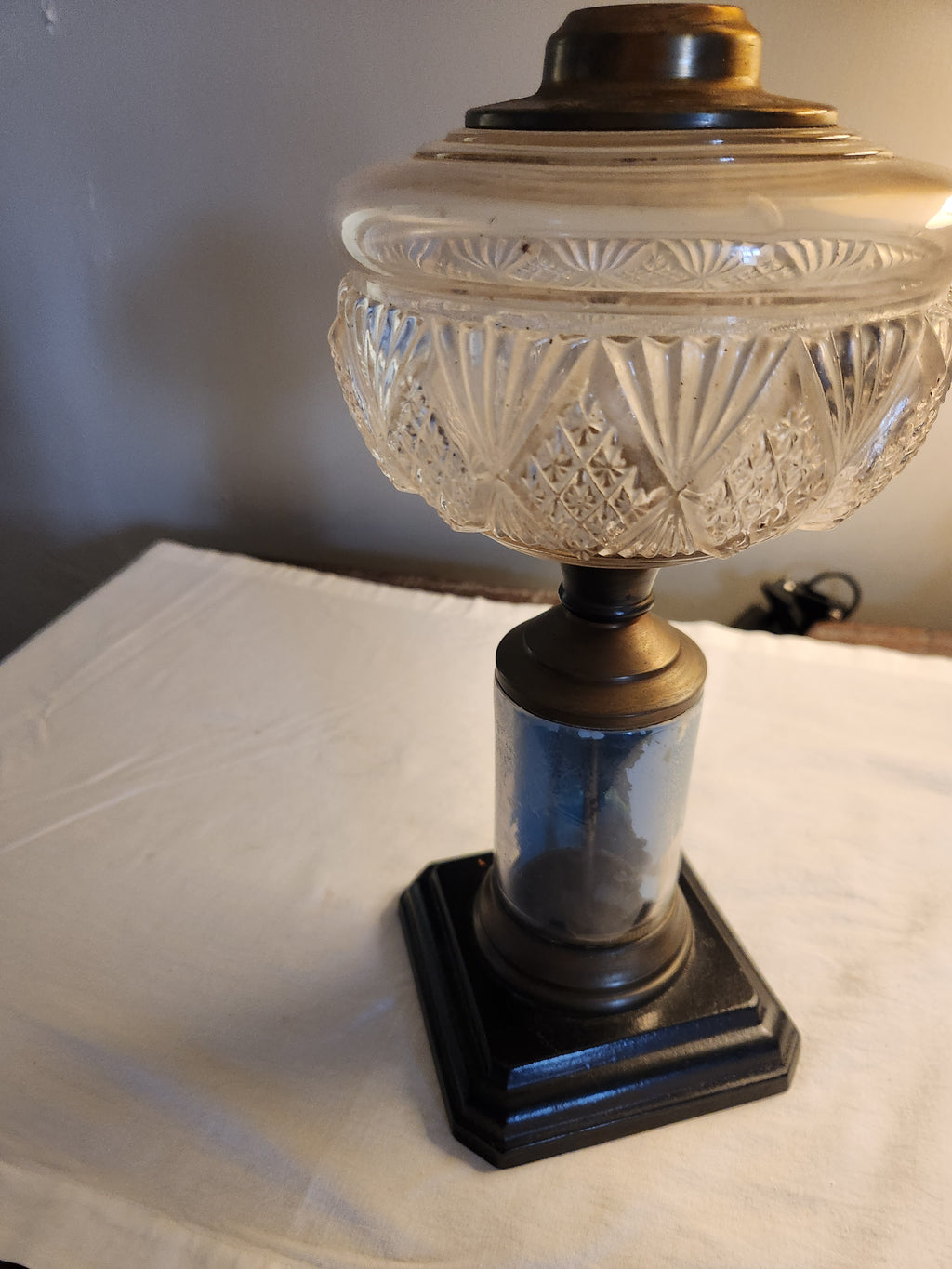 Antique Victorian-Era Kerosene Lamp