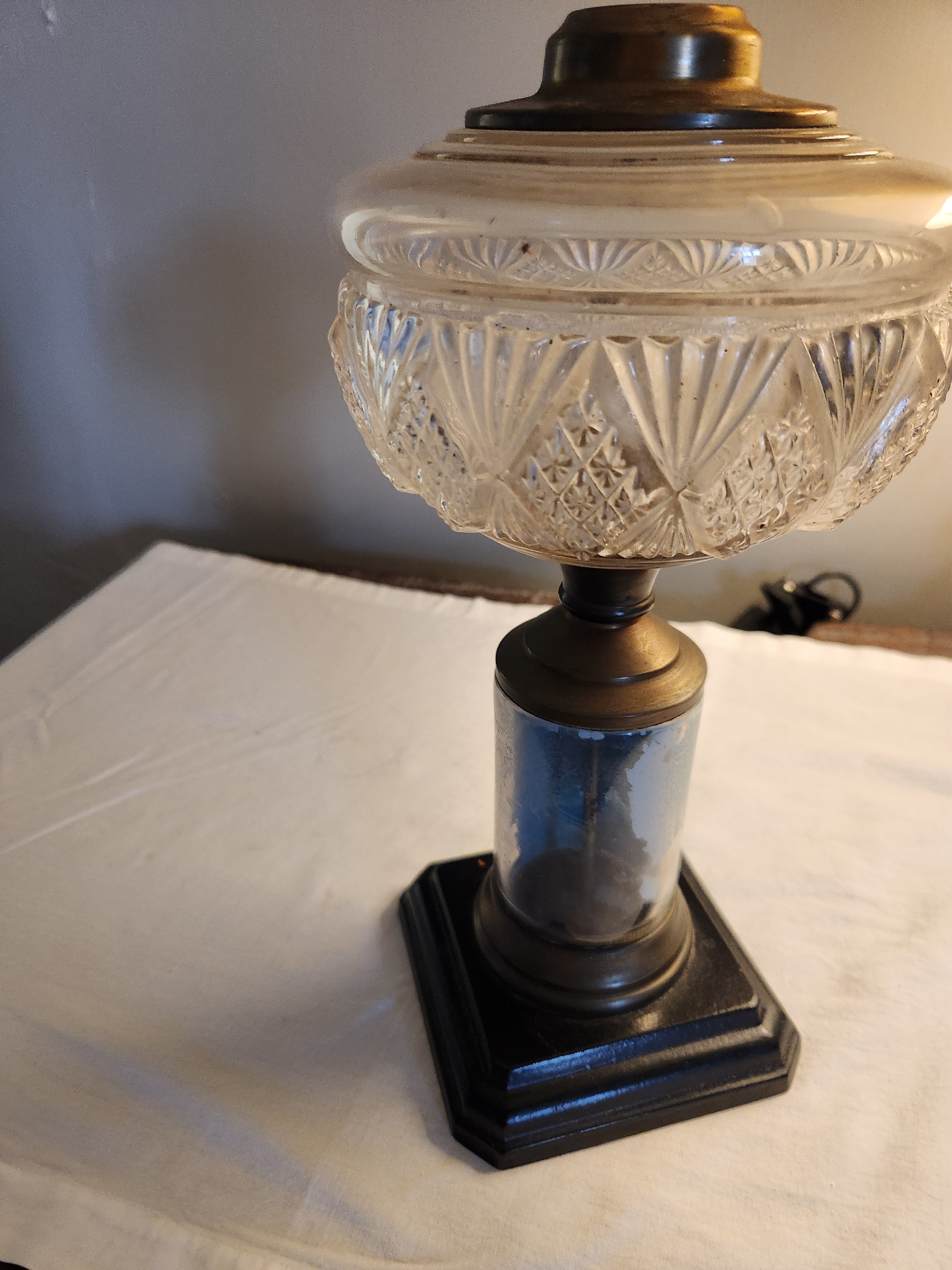 Antique Victorian-Era Kerosene Lamp