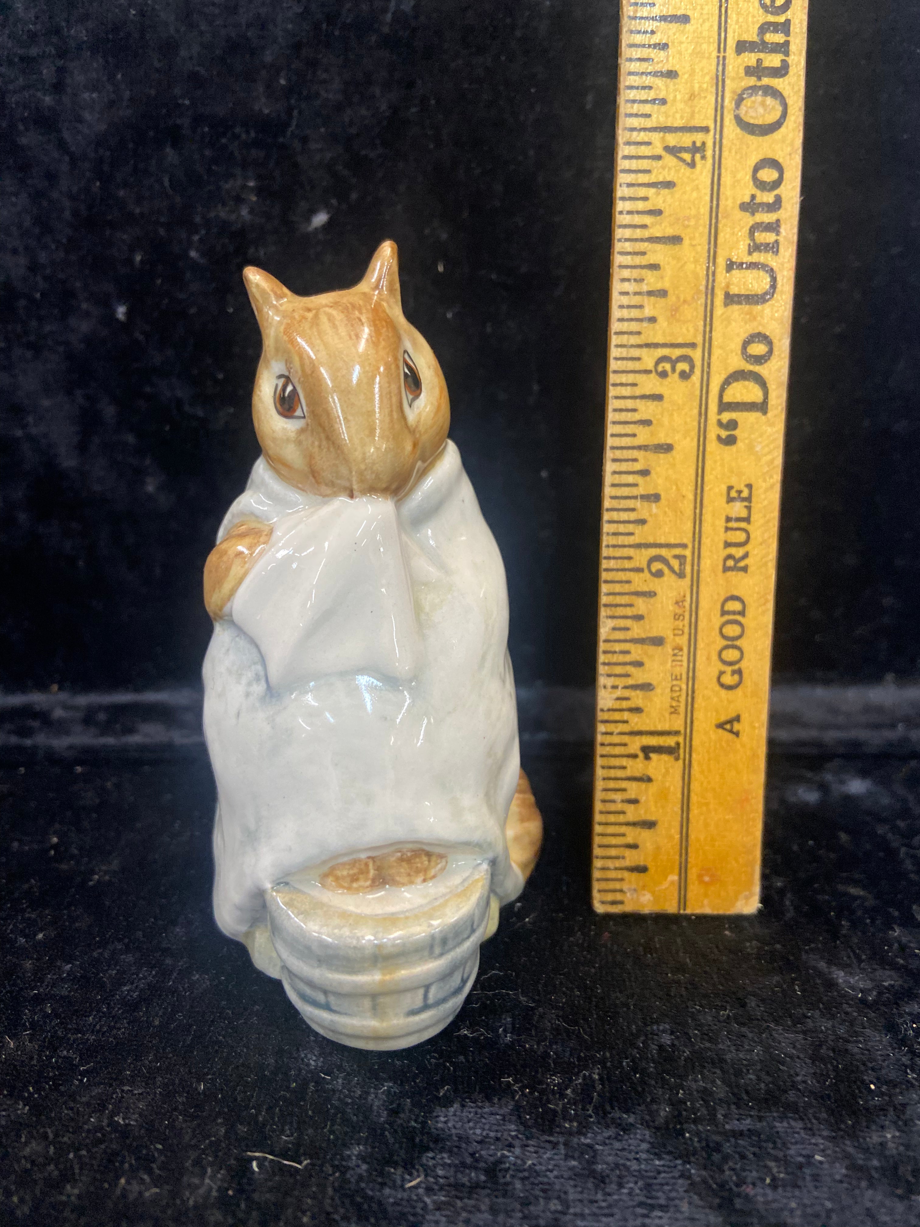 Vintage Beswick Beatrix Potter Figurine "Chippy Hackee"