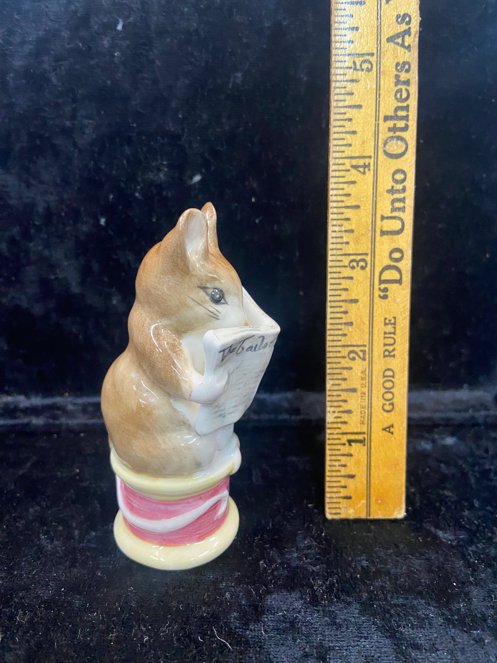 Vintage Beatrix Potter "The Tailor of Gloucester" figurine