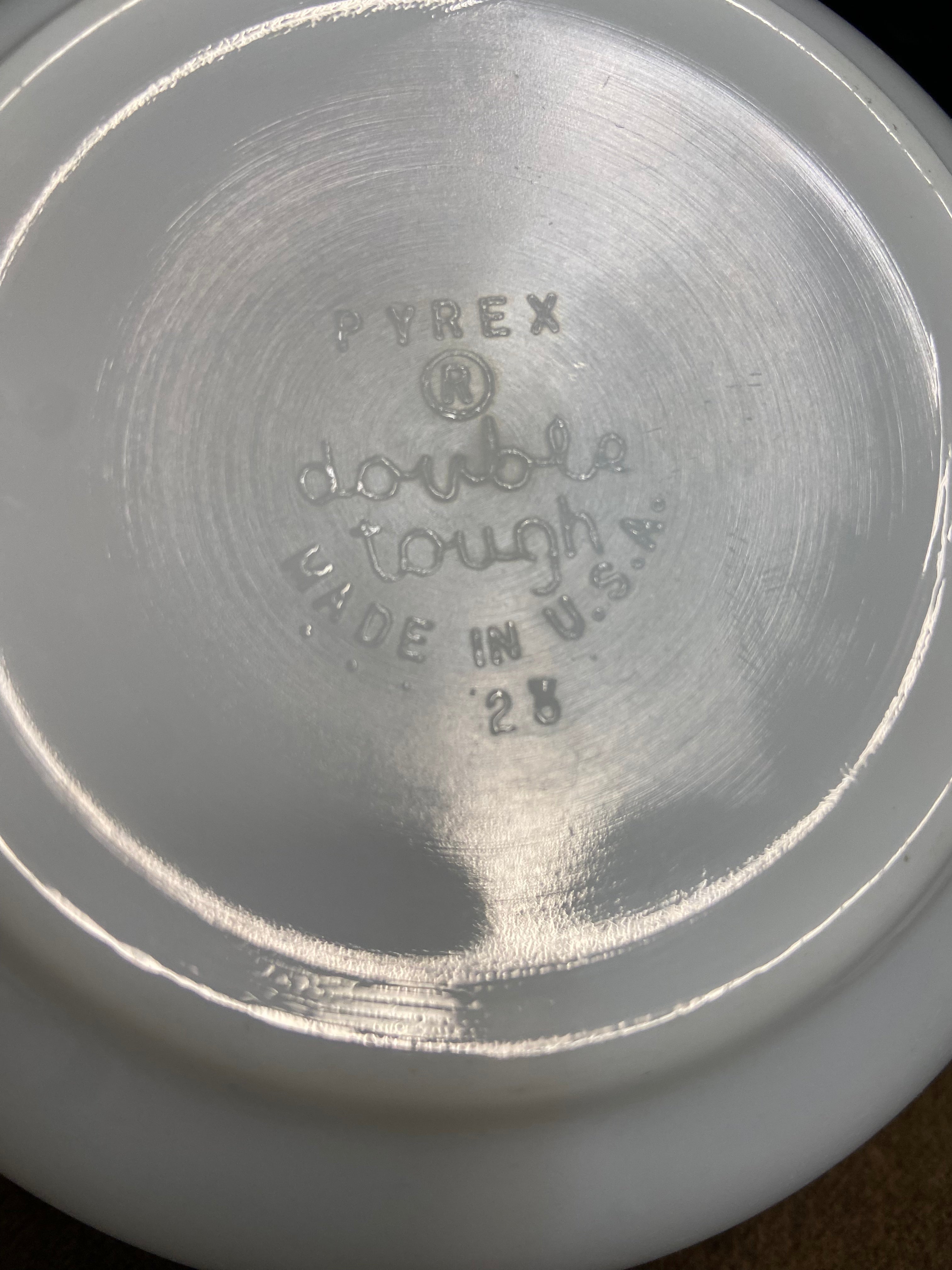 Vintage Pyrex "Laurel Leaf" Berry Bowl