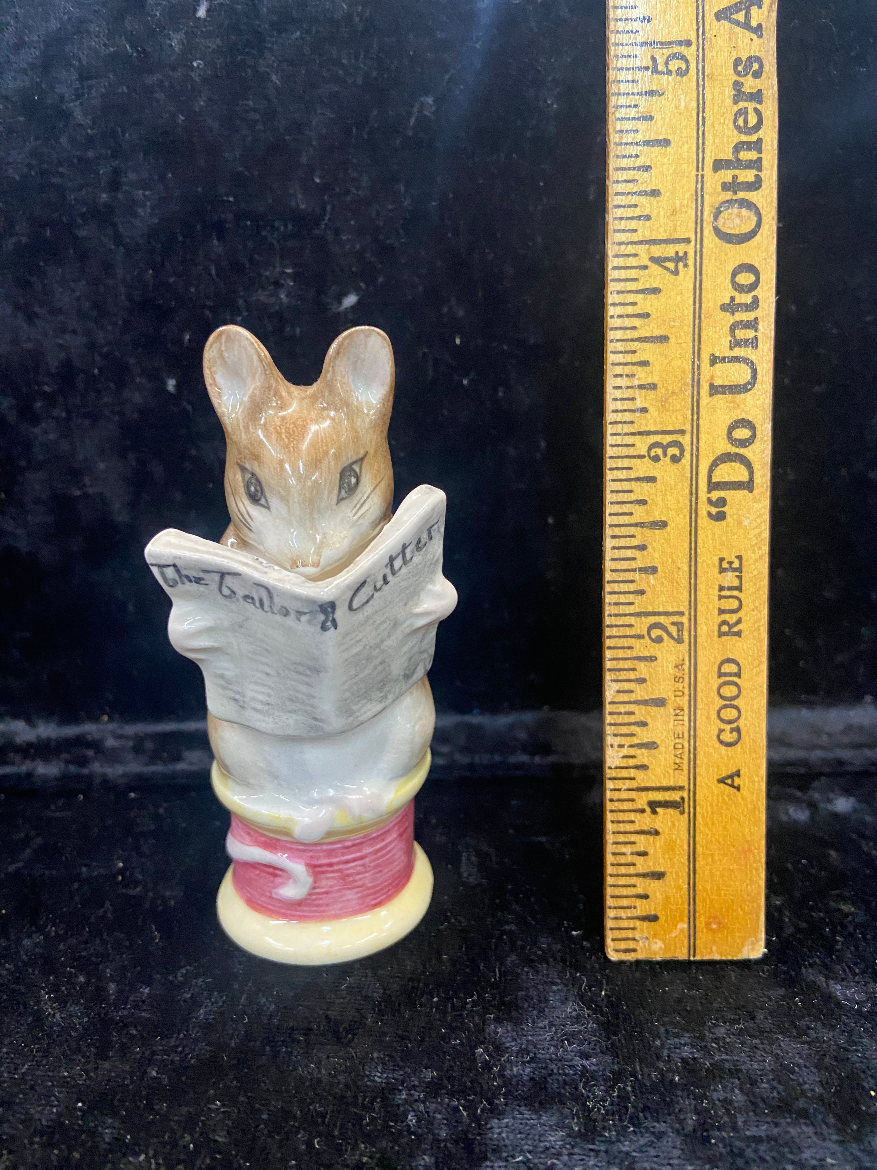 Vintage Beatrix Potter "The Tailor of Gloucester" figurine