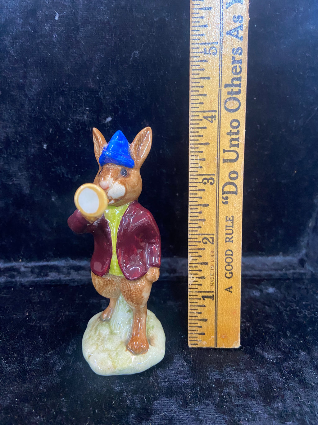 Vintage Royal Doulton "Rise and Shine" Bunnykins Figurine