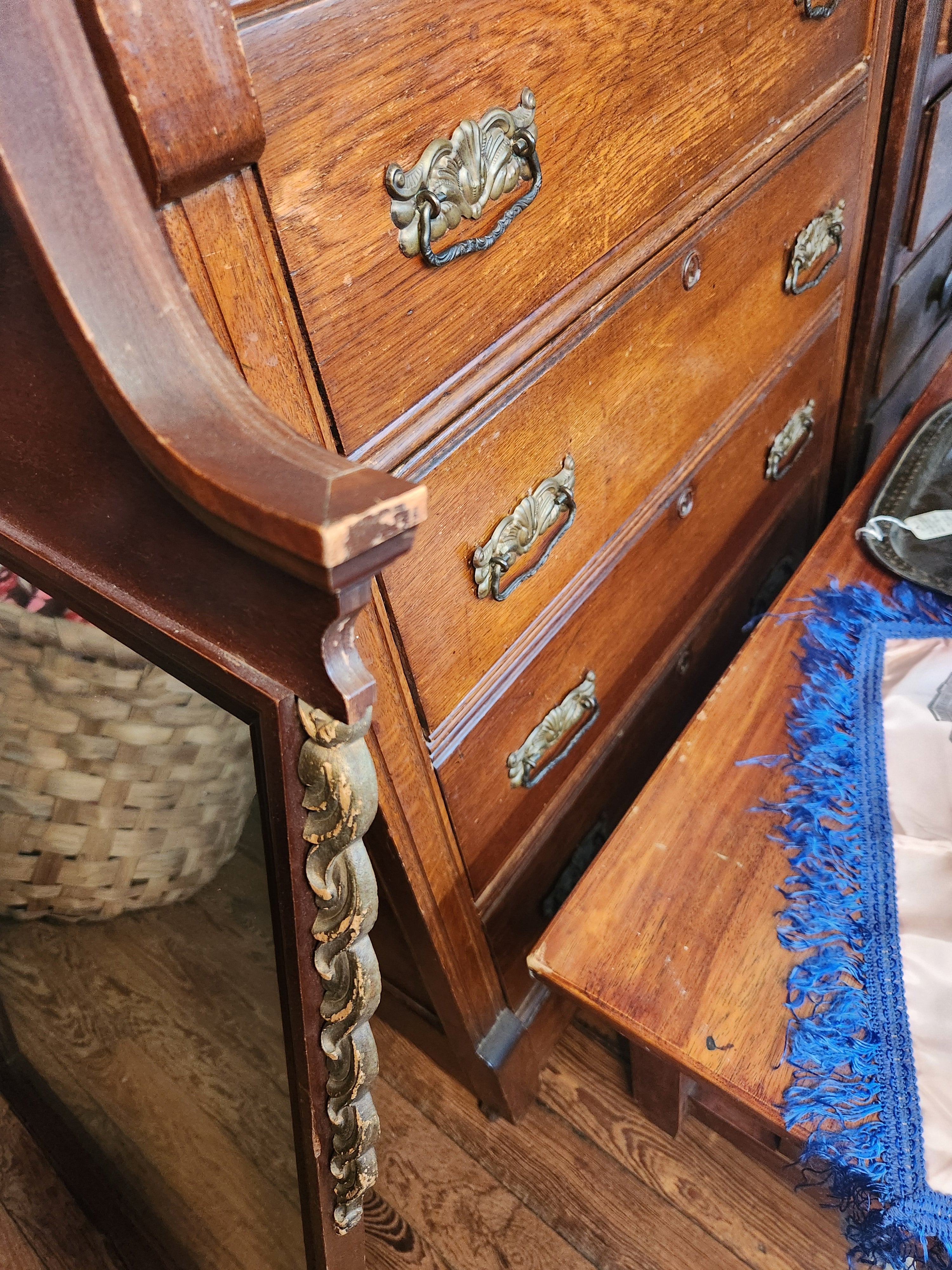 Vintage Ethan Allen Georgian Court Chippendale Style Wall Mirror