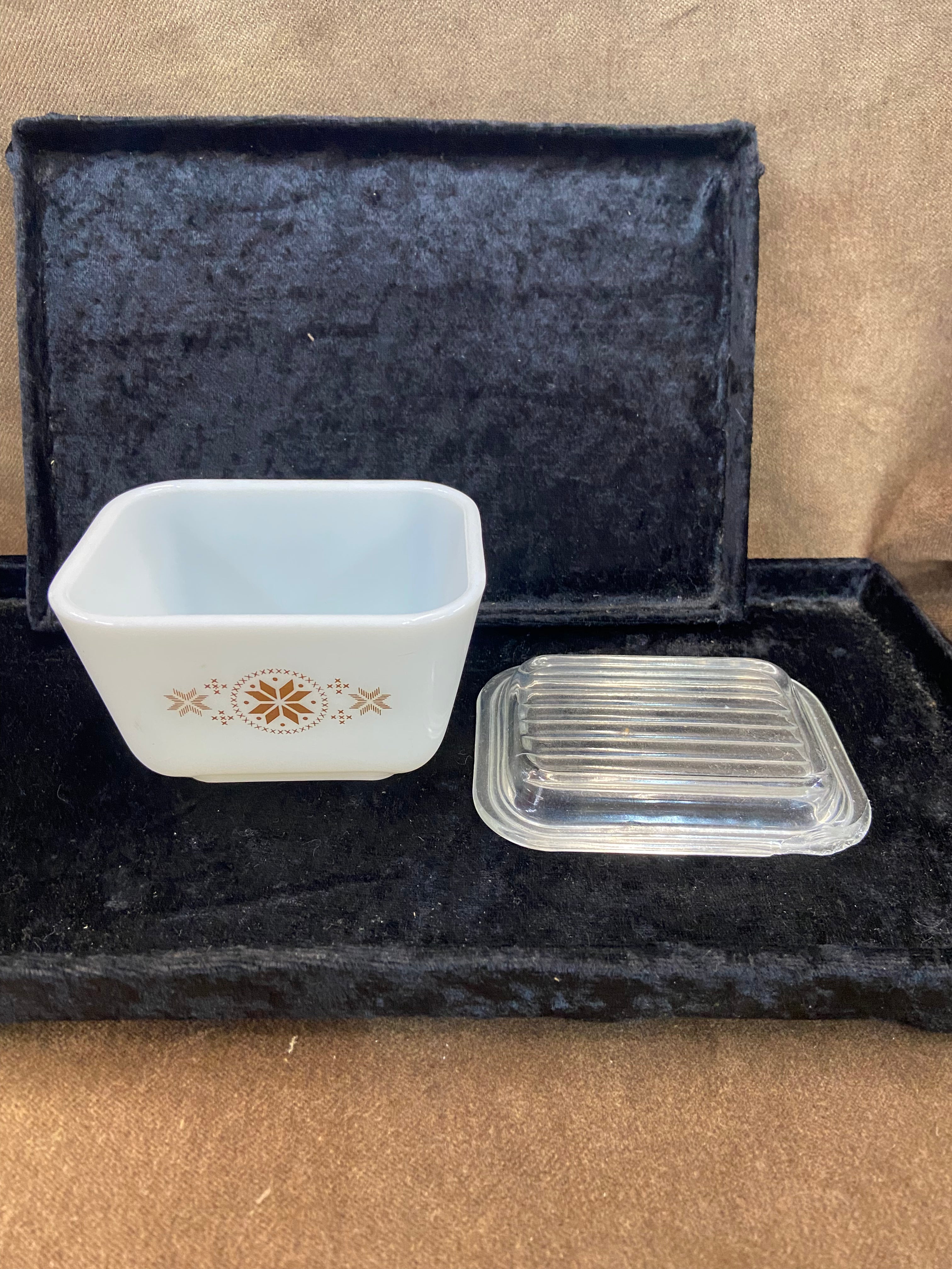 Vintage Pyrex Town & Country Refrigerator Dish with Lid
