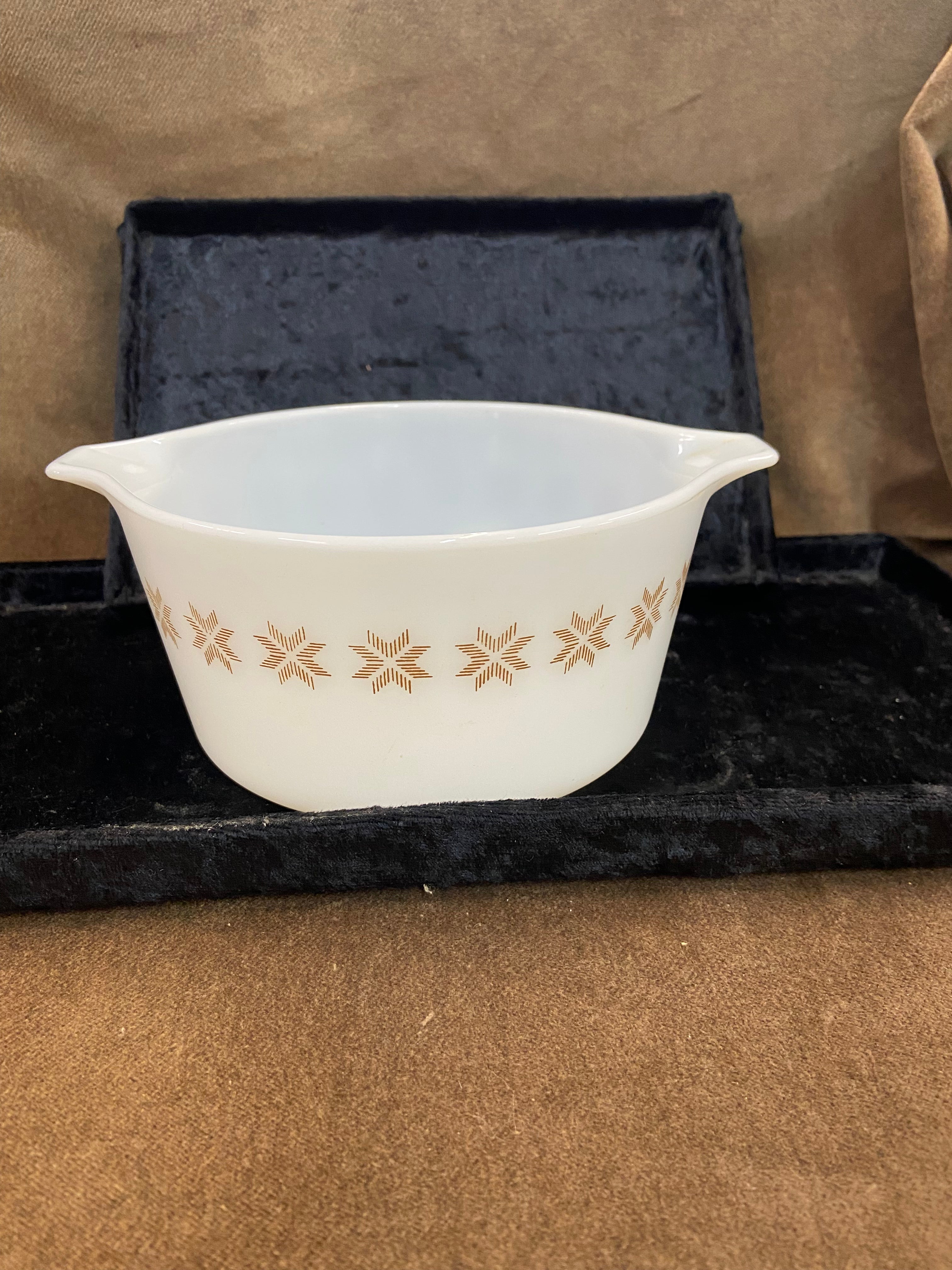 Vintage Pyrex Town and Country Casserole Dish