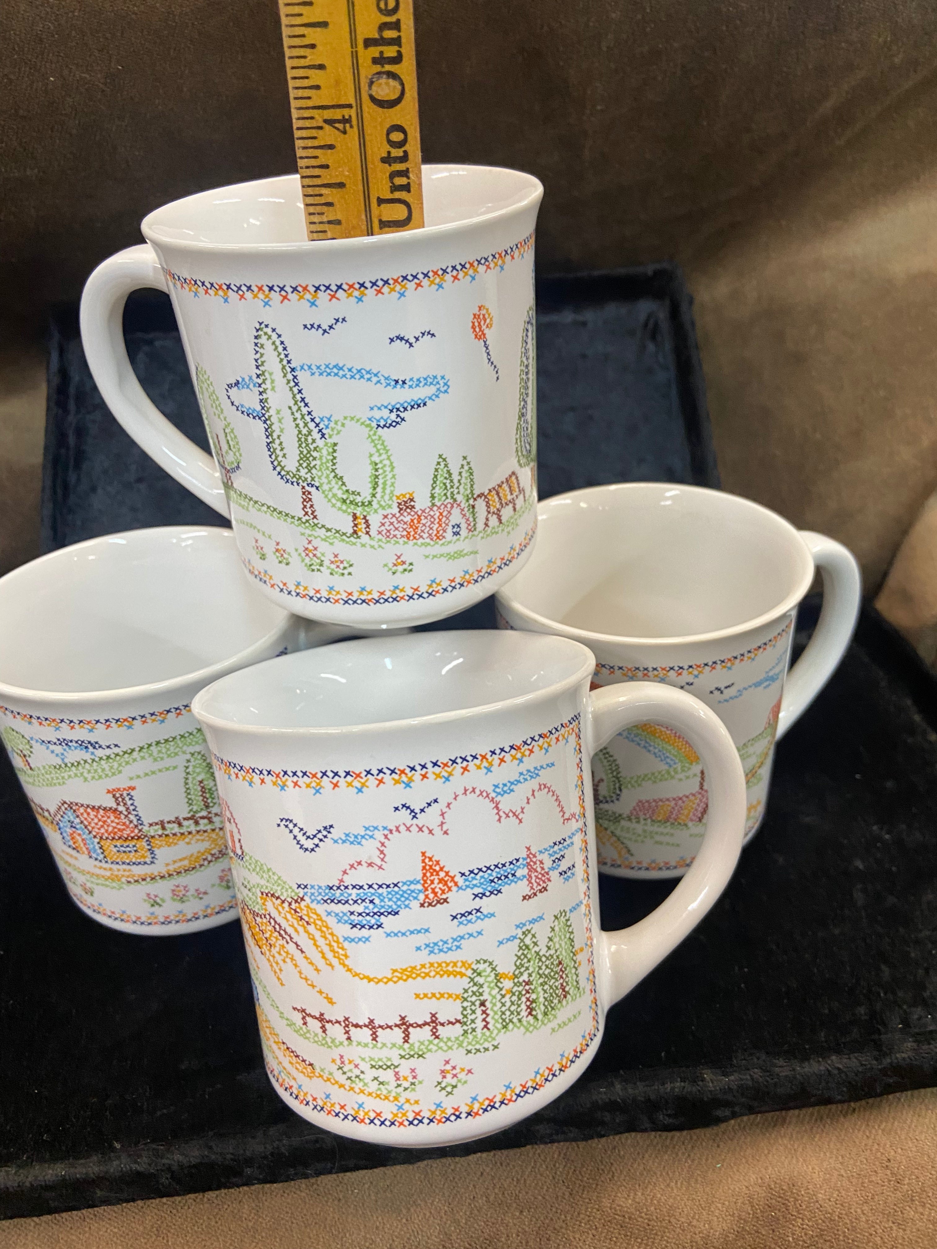 Counted Cross Stitch Country Style Coffee Mugs