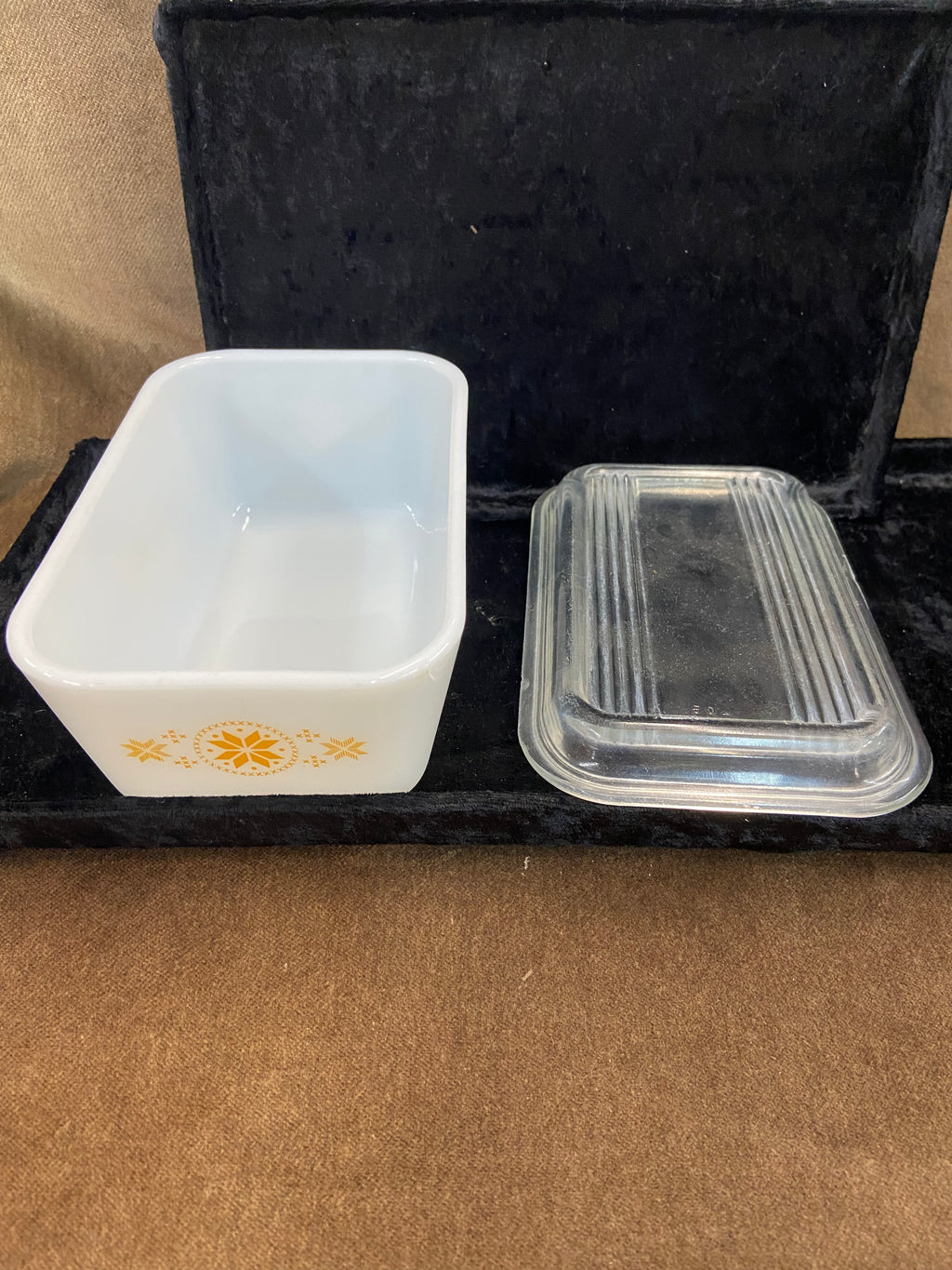Vintage Pyrex "Town and Country" Refrigerator Dish