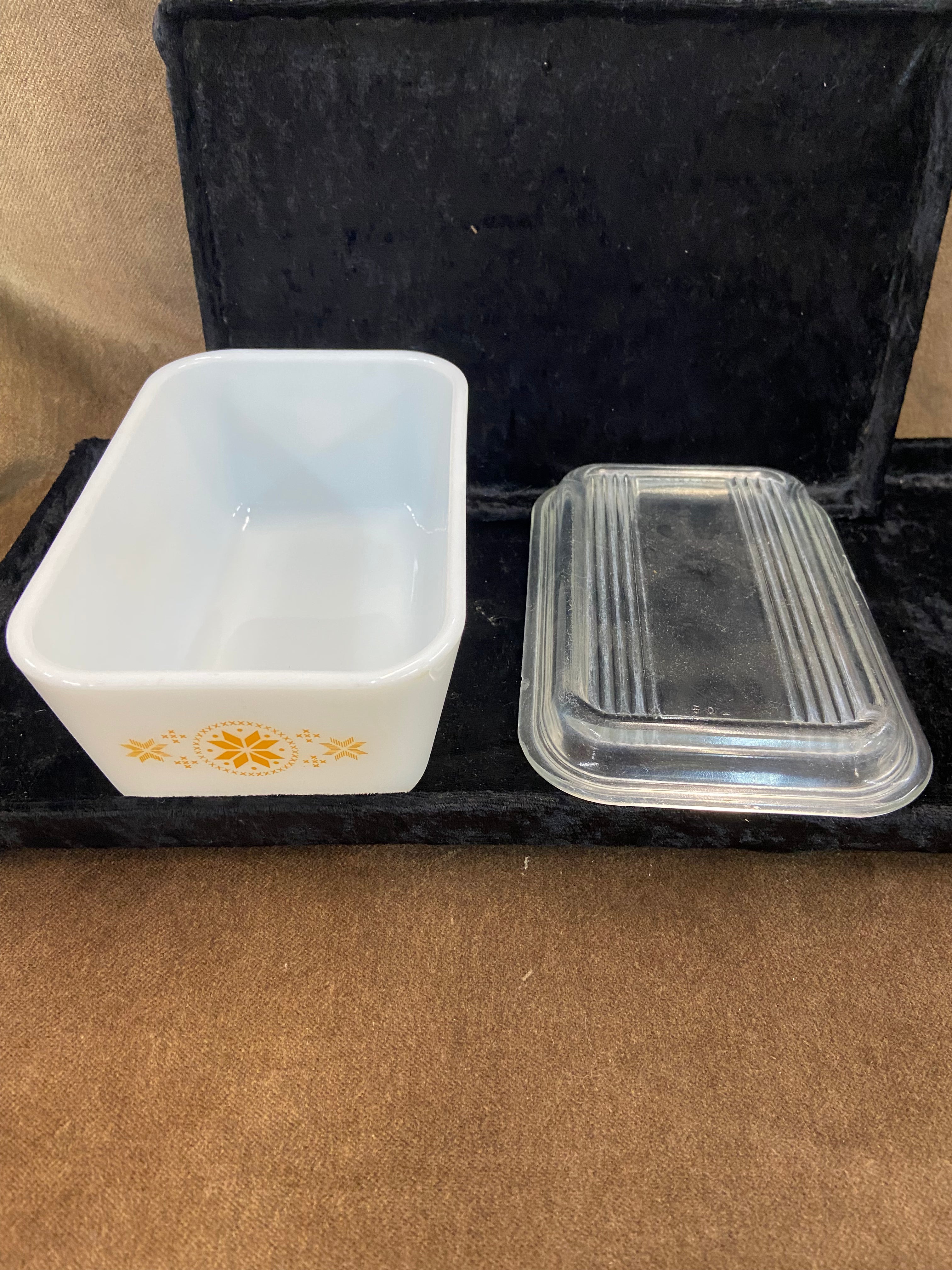 Vintage Pyrex "Town and Country" Refrigerator Dish
