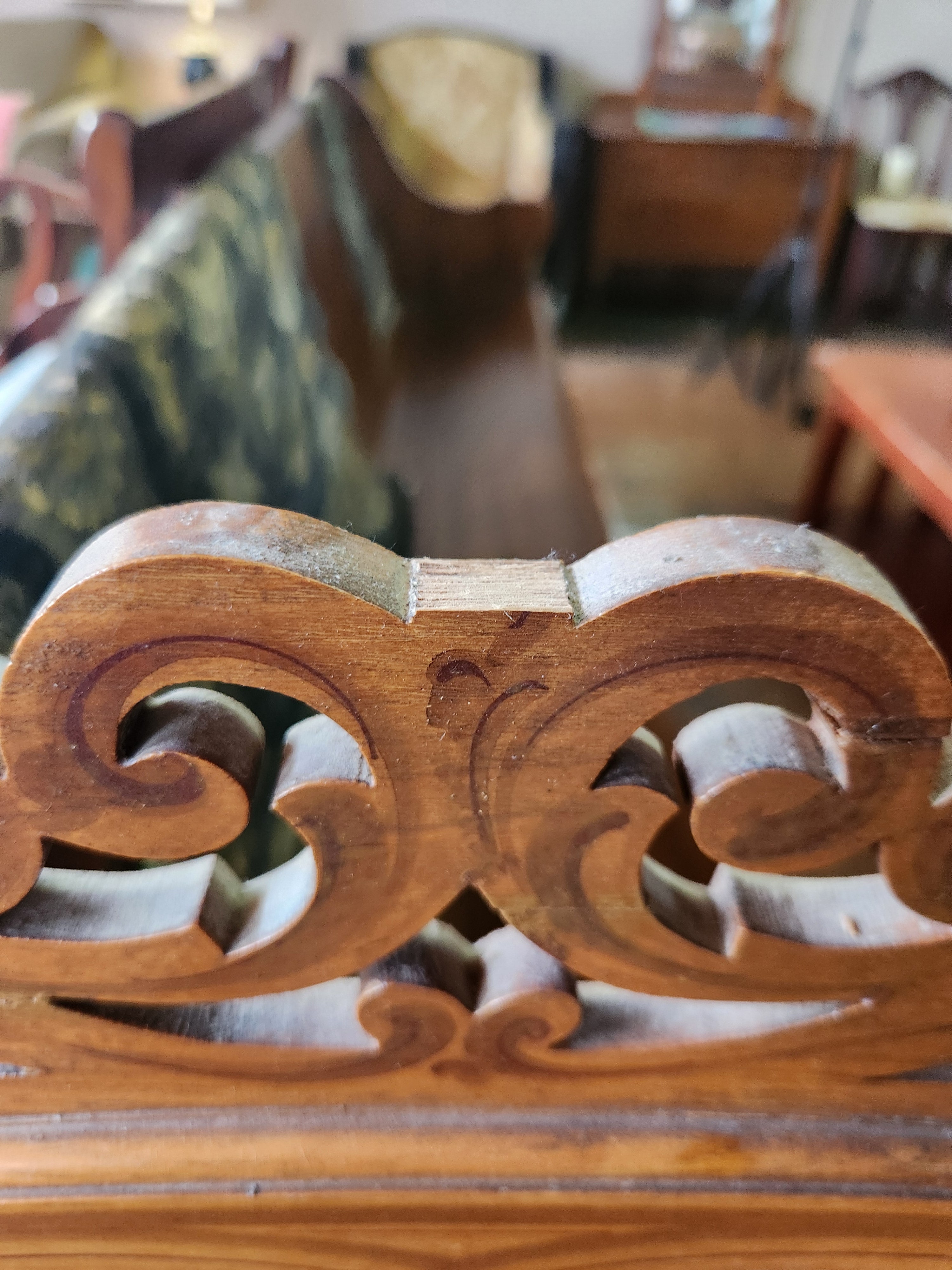 Victorian-style Swivel Dresser Mirror with Built-in Glove Box Base